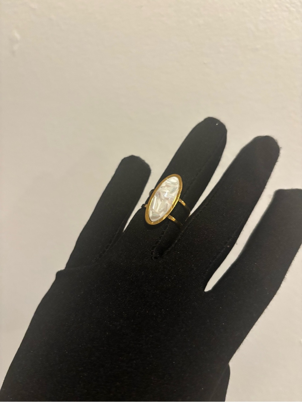 Gold-Tone Oval Mother-of-Pearl Statement Ring - White/Gold